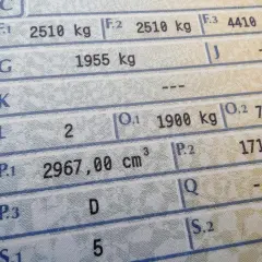 Dowód rejestracyjny pojazdu z widoczną masą całkowitą 2967,00 cm³ (P.1) i innymi danymi technicznymi.