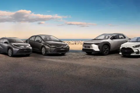 Cztery modele Toyoty: Aygo X, Corolla, bZ4X i Yaris. Wybierz swoją przyszłość: cng i hybryda.