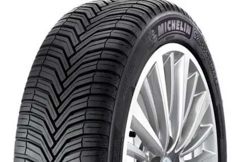 Opona Michelin CrossClimate, idealna do testu opon całorocznych. Agresywny bieżnik zapewnia przyczepność w każdych warunkach.