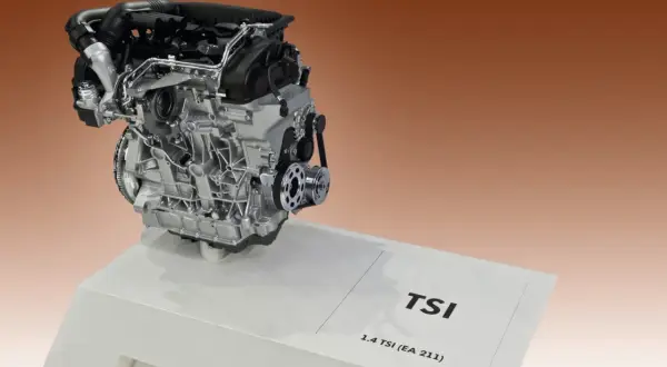 Silnik 1.4 TSI EA211, znany z wielu modeli Volkswagena, Audi, Skody i Seata, prezentowany na wystawie.