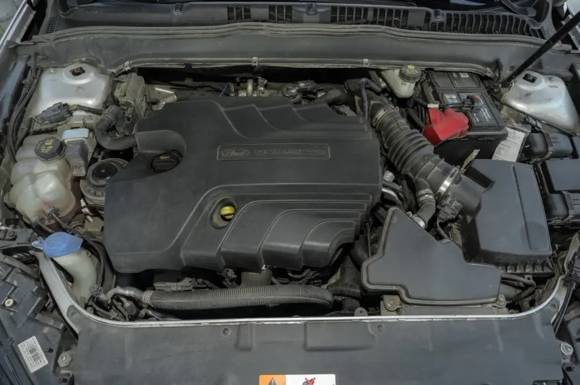 Silnik Ford Duratorq TDCi, co to znaczy? To serce auta, pełne mocy i innowacji.