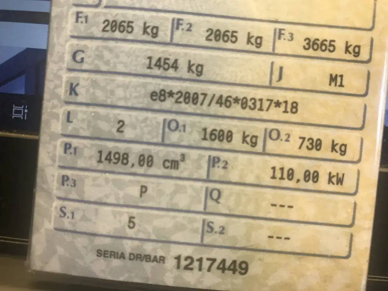 Dane techniczne pojazdu: DMC przyczepy większe niż w dowodzie, 3665 kg.